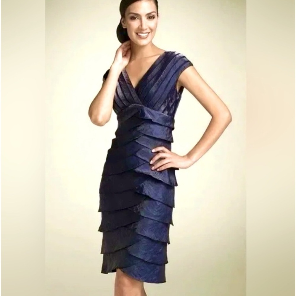 Adrianna Papell tiered layered cocktail dress in black size 24W.